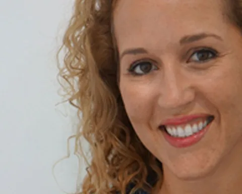 La doctora Nadia Martínez, odontòloga de Dental Segrià